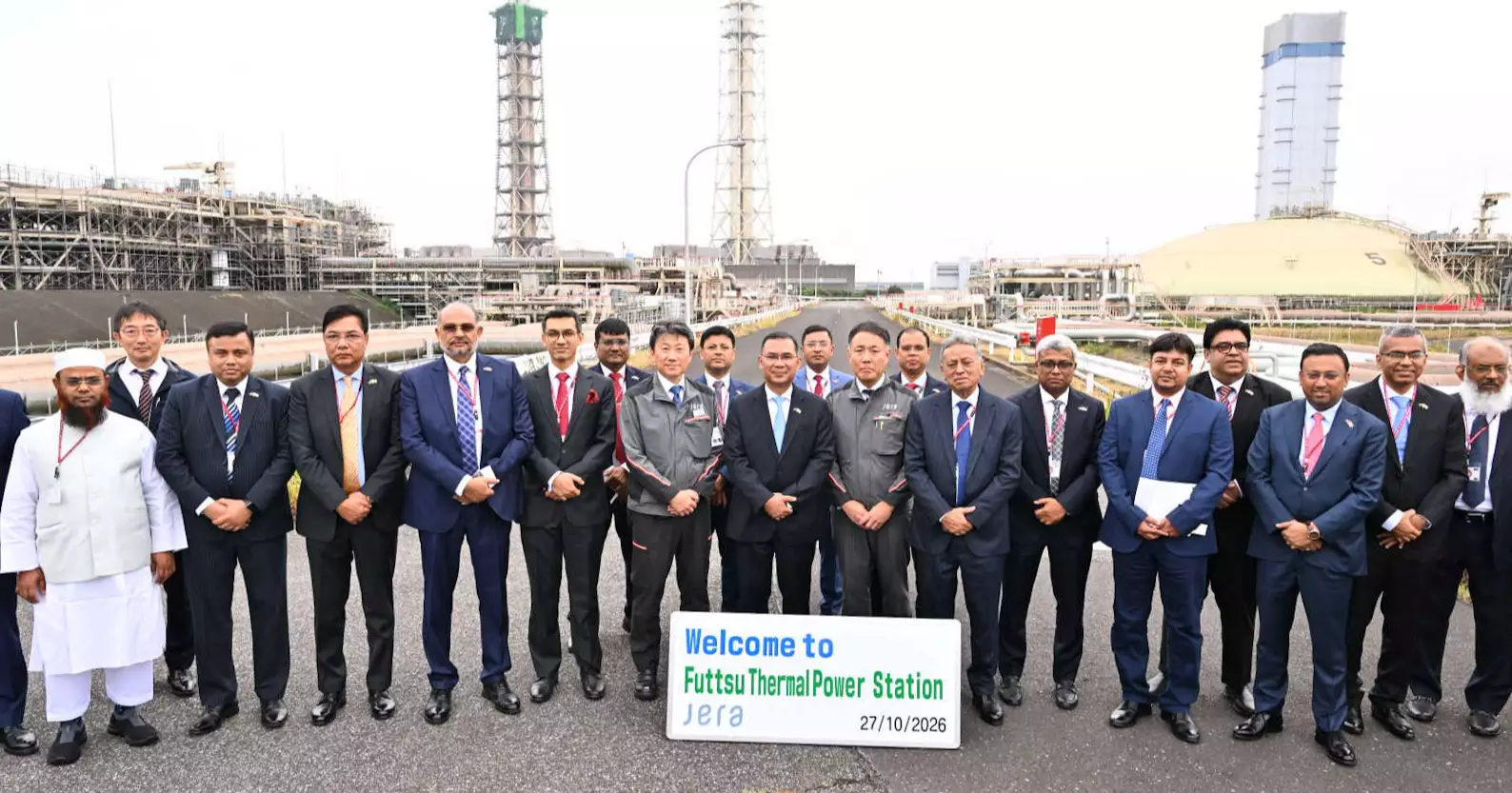PM visits JERA’s LNG terminal, power plant in Japan