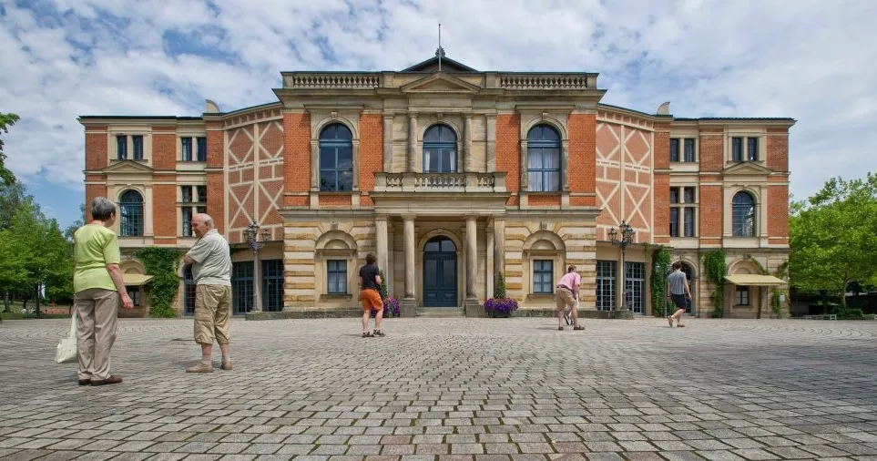AI-assisted staging at Wagner festival draws boos, confuses audience