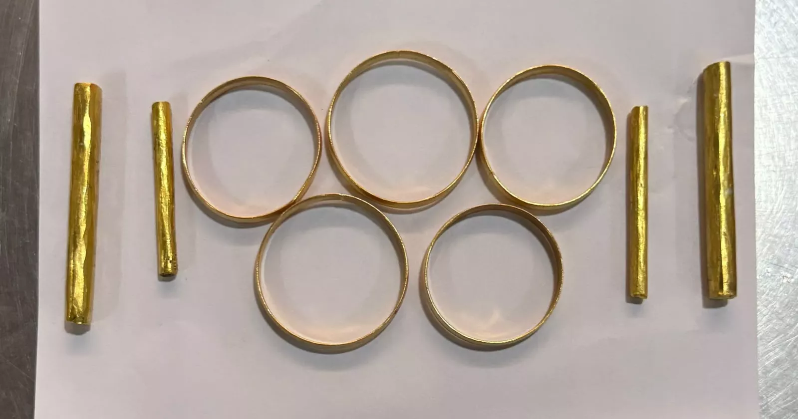 Gold worth Tk 5 crore seized at Dhaka, Chattogram airports
