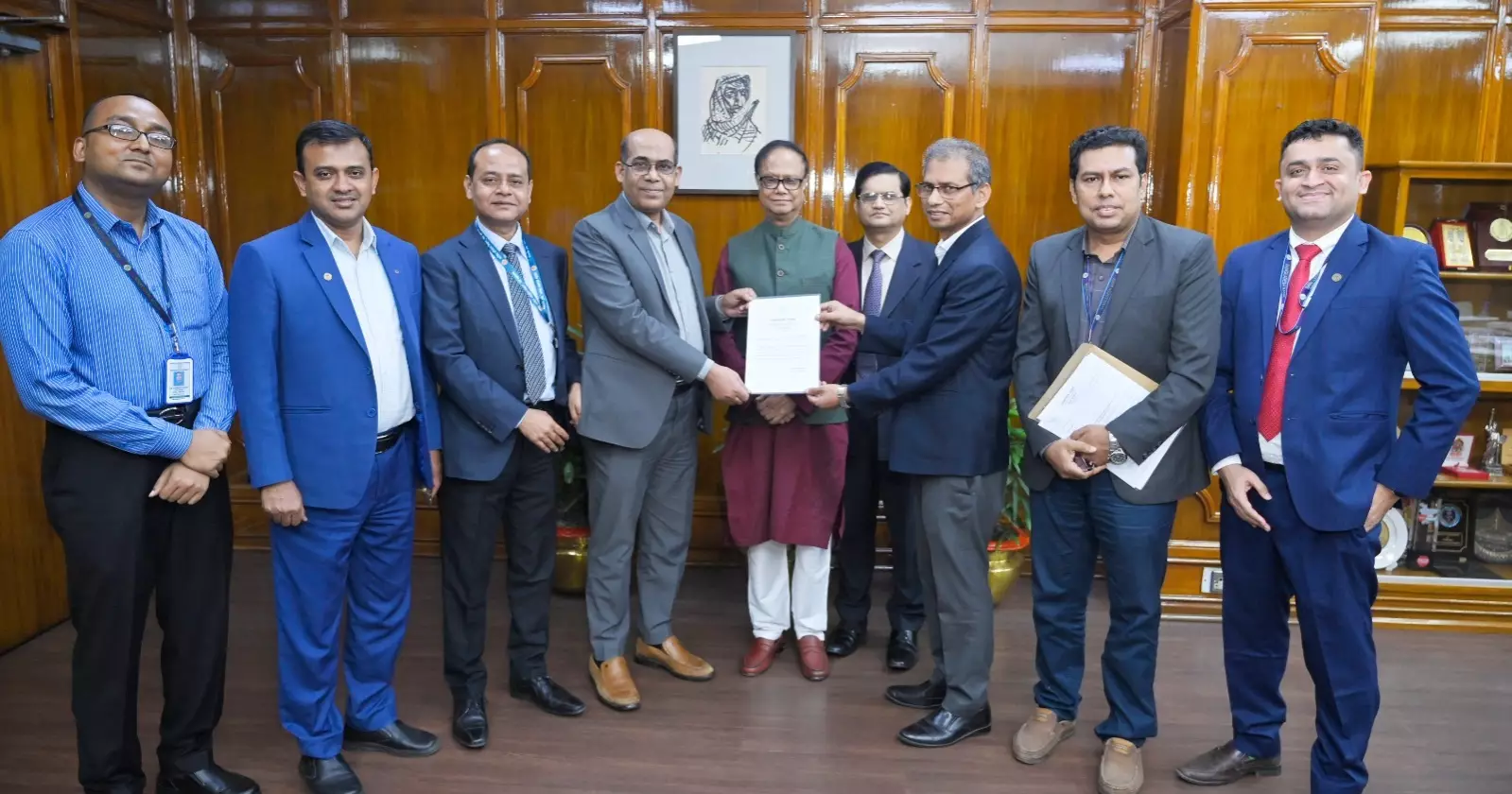 Bangladesh Bank hands over license to Sommilito Islami Bank PLC
