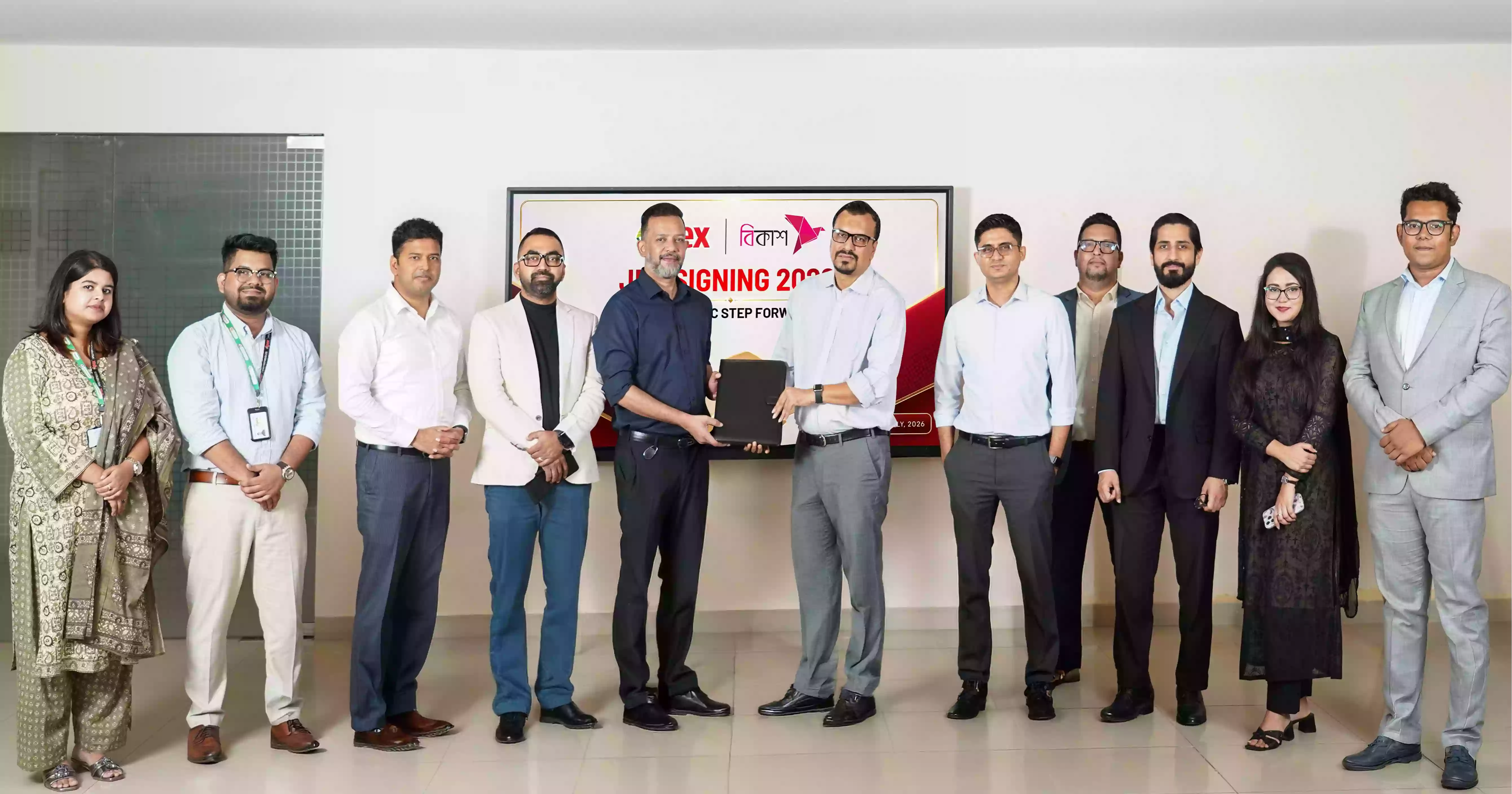 Apex, bKash jointly offer gifts and discounts