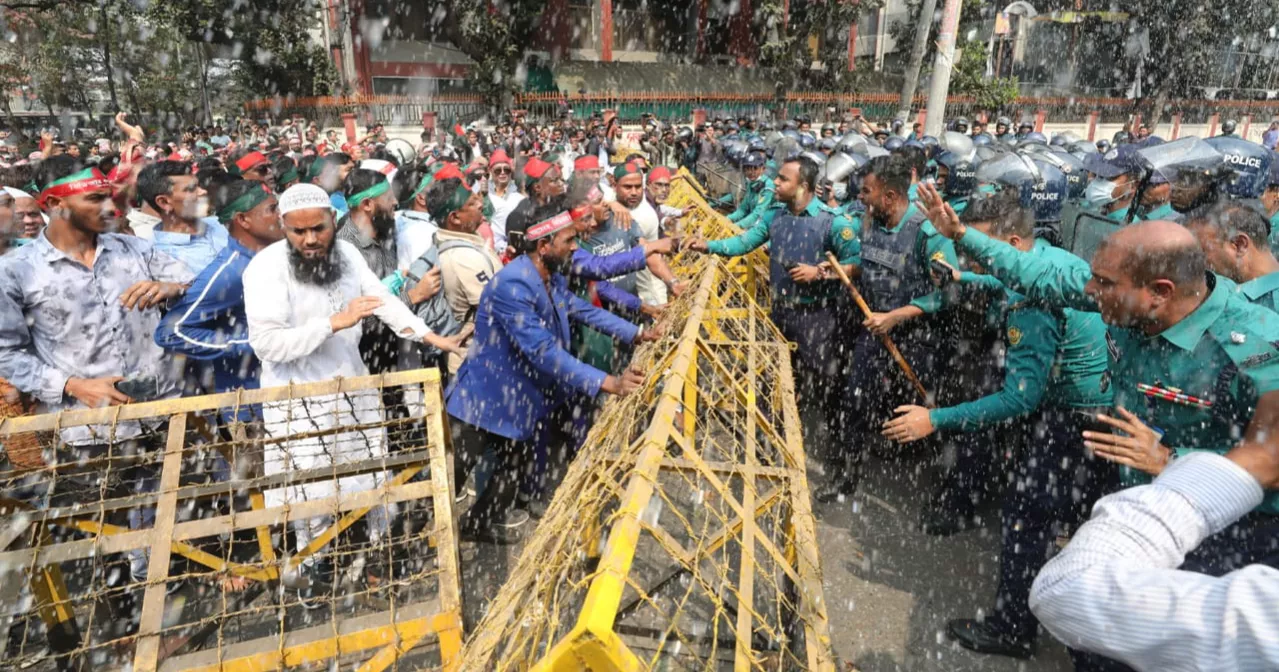 Former BDR members reject mediation offer, continue protest in Dhaka