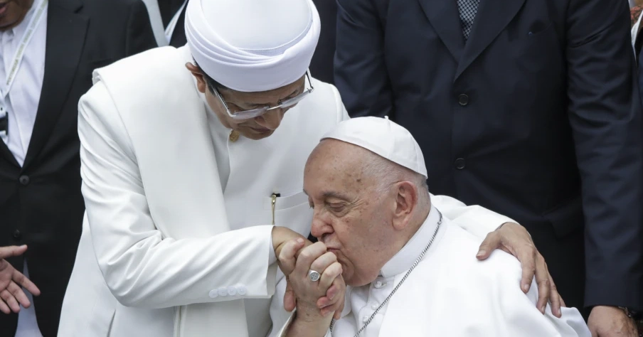 Pope and imam of Southeast Asia’s largest mosque make joint call to fight violence, protect planet