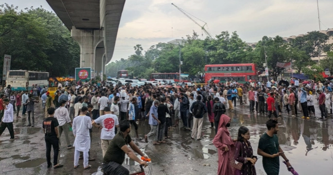 NCP leaders, activists withdraw blockade at Shahbagh