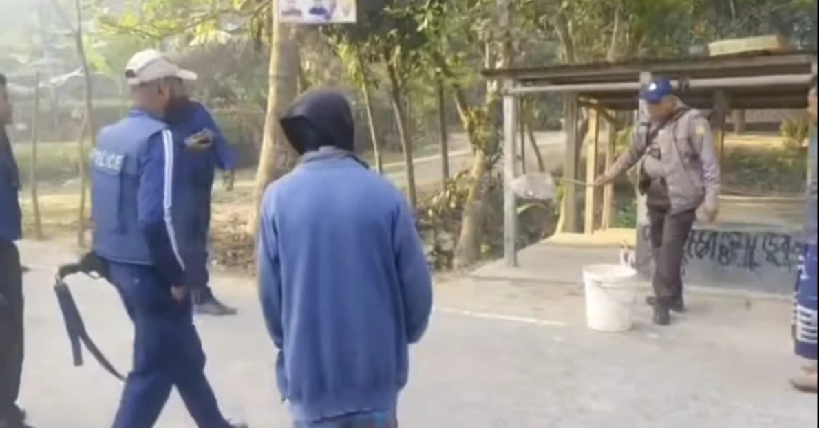 Bomb-like object recovered near polling center in Faridpur