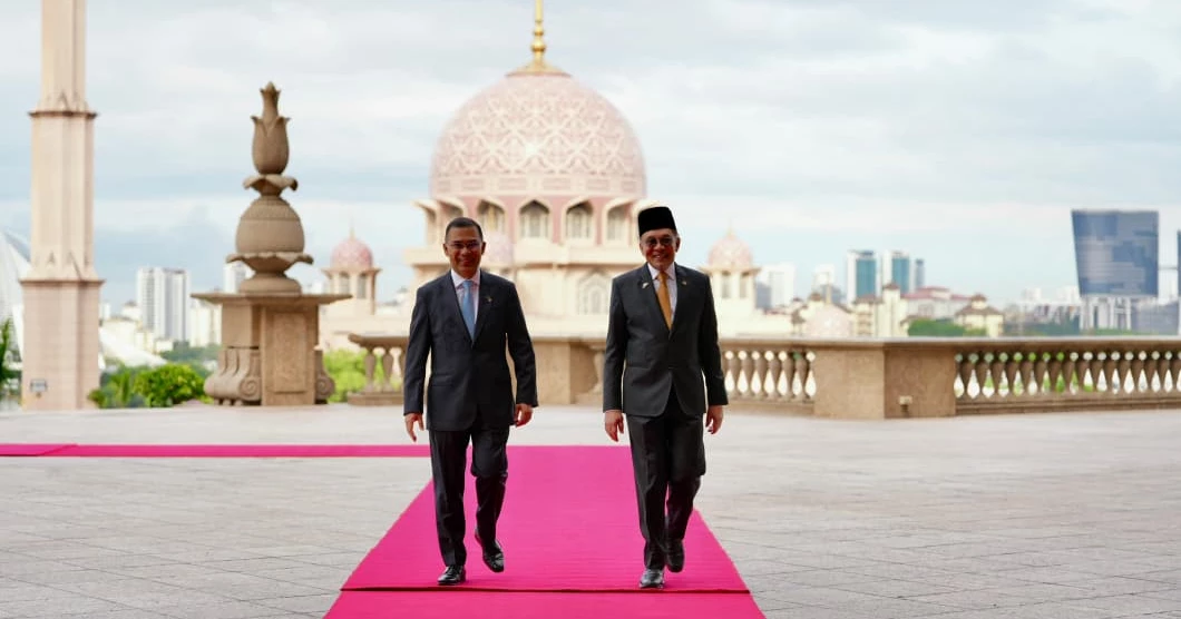 Tarique Rahman accorded warm welcome by Malaysian PM