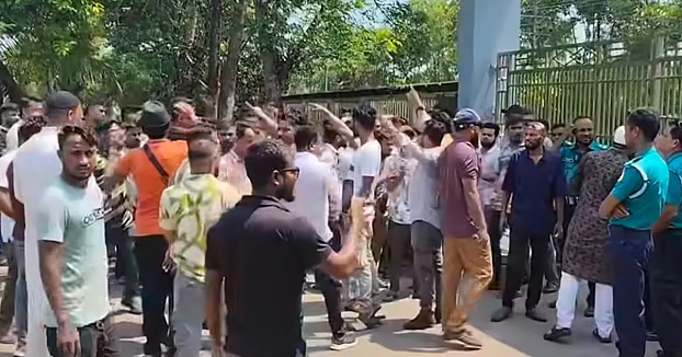 Jubo Dal, Chhatra Dal activists lock South Surma UNO office