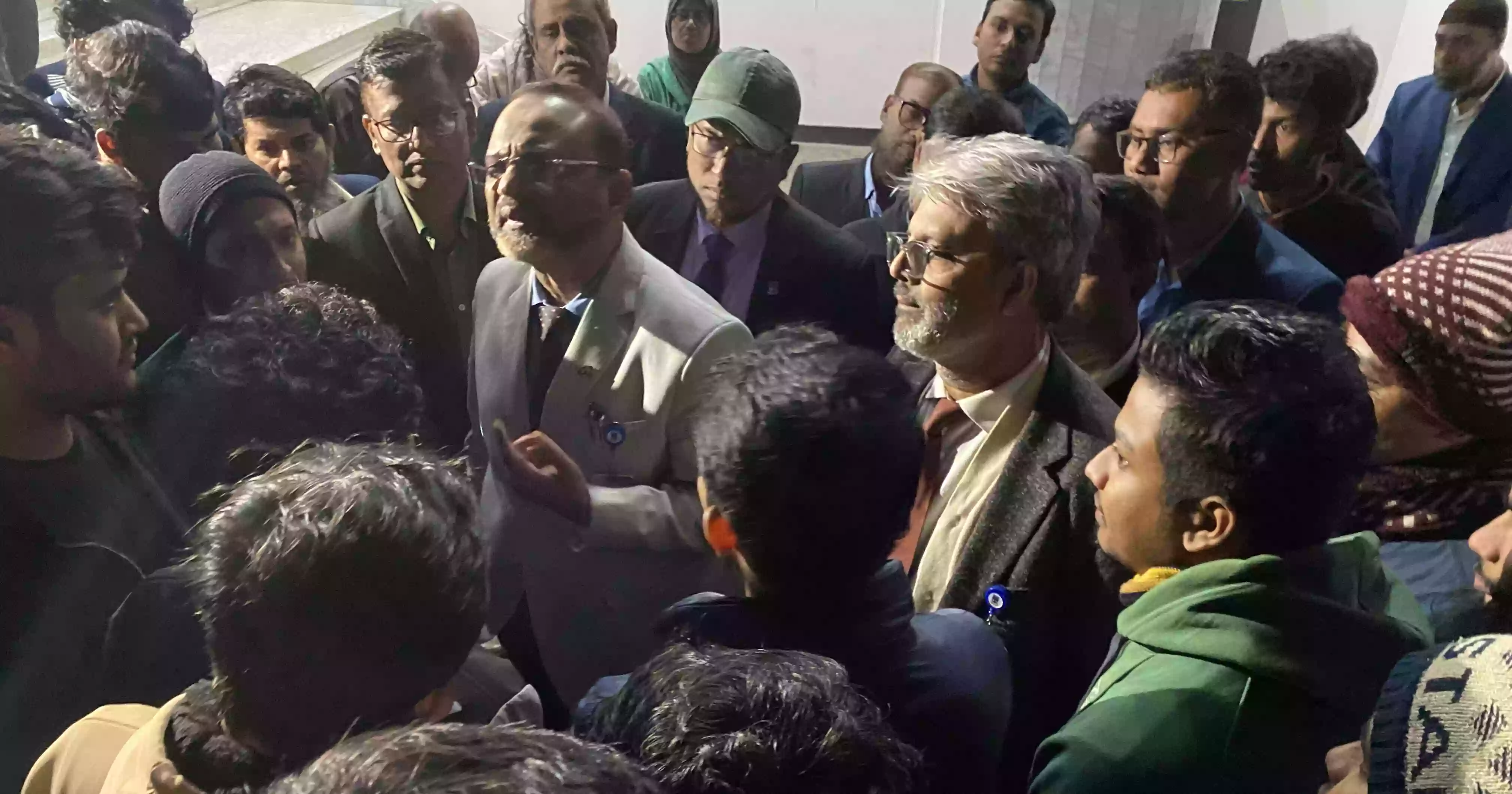 DU students demand resignation of 3 syndicate members