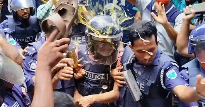 Former Justice Manik Sent to Jail