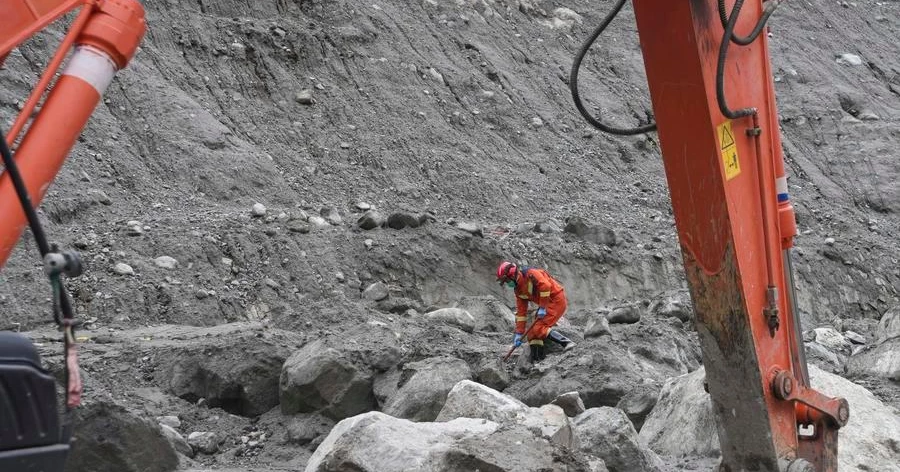 Mudslide at China-Nepal border port leaves 43 dead, 519 missing