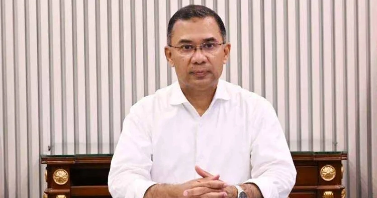 PM celebrates Eid with family after visiting parents’ graves