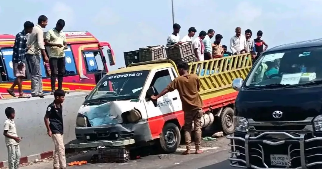 Father, son killed as pickup van rams motorbike in Chattogram