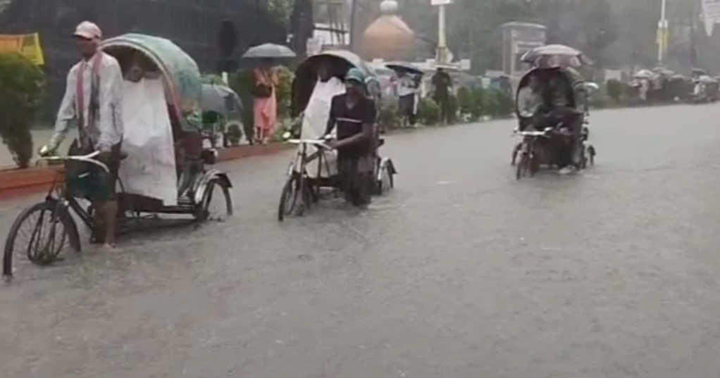 Ctg port city drenched, disrupted by monsoon rains