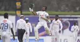 Colombo Test: Bangladesh lose quick wickets before rain comes in