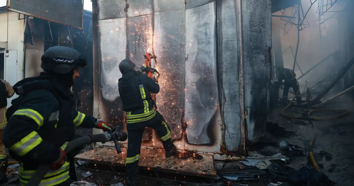 10 killed as Russia, Ukraine intensify aerial strikes