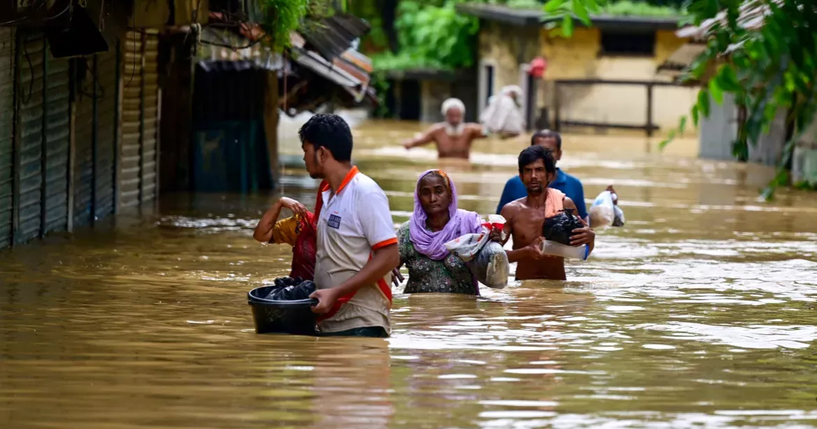 90pc of population severely affected in Feni, Noakhali: Oxfam Assessment