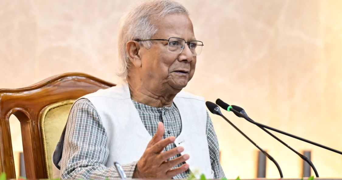 Prof Yunus visits Burn Institute to enquire about jet crash victims