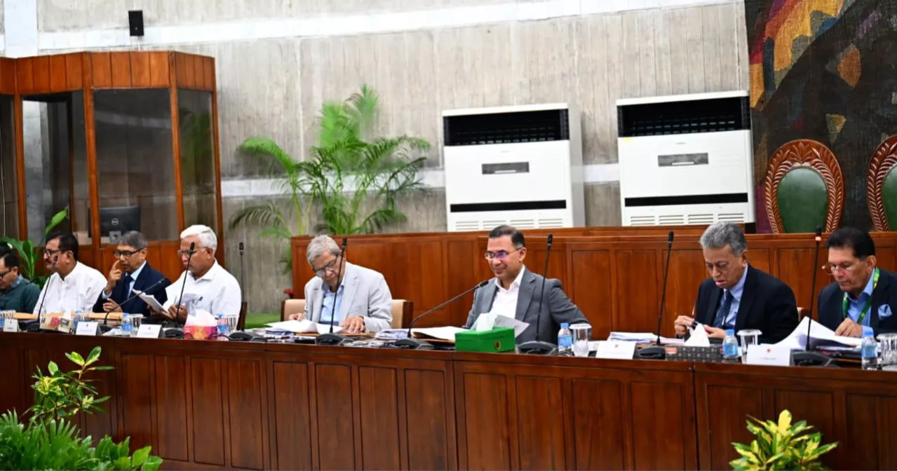 PM chairs cabinet meeting at Jatiya Sangsad Bhaban