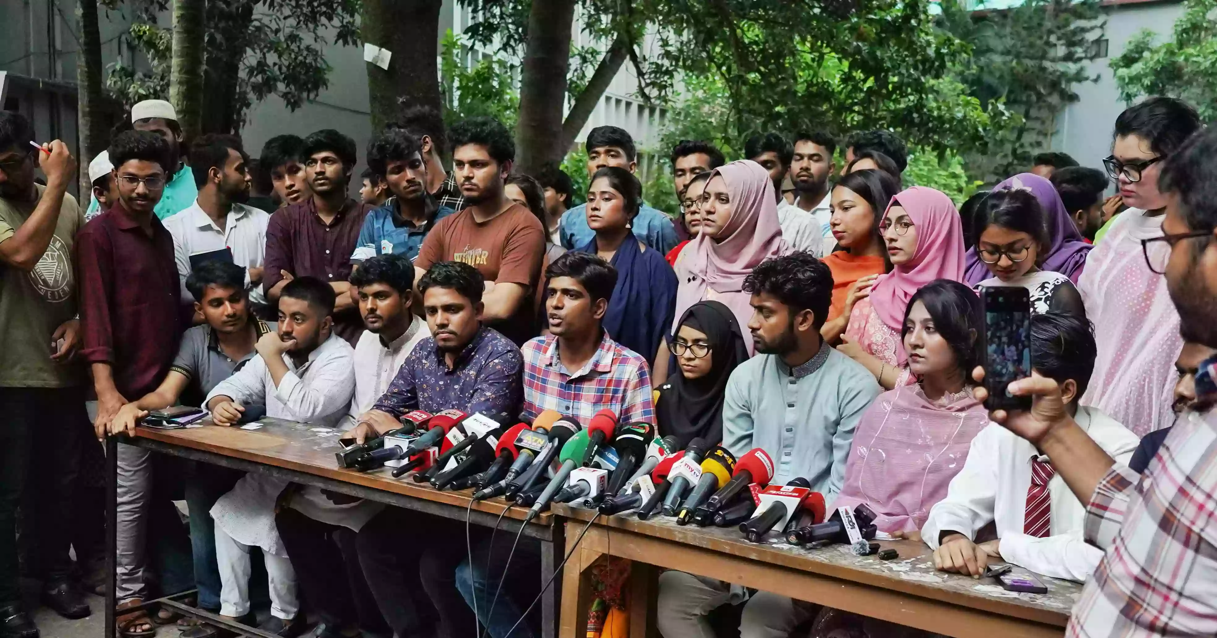 7 college students give 24-hour ultimatum for interim admin