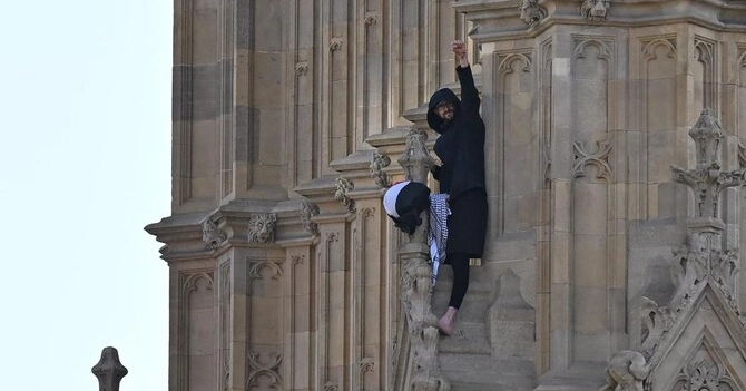 Man with who climbed Big Ben Tower with Palestine flag arrested