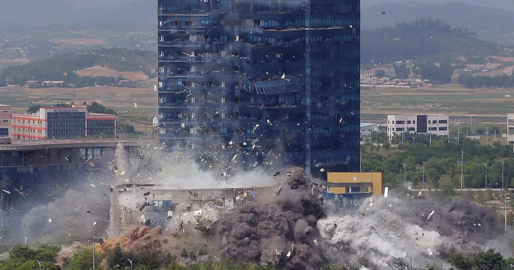 South Korean court orders North Korea to pay $32.5m over liaison office demolition
