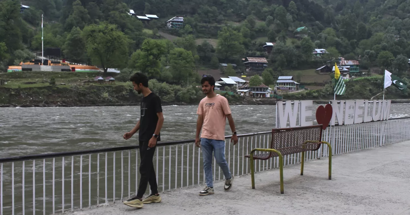 With India expected to strike, scenic Pakistan valley empties of tourists