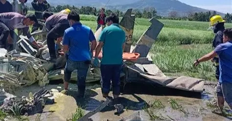 Two Philippine air force planes collide during training, killing four pilots