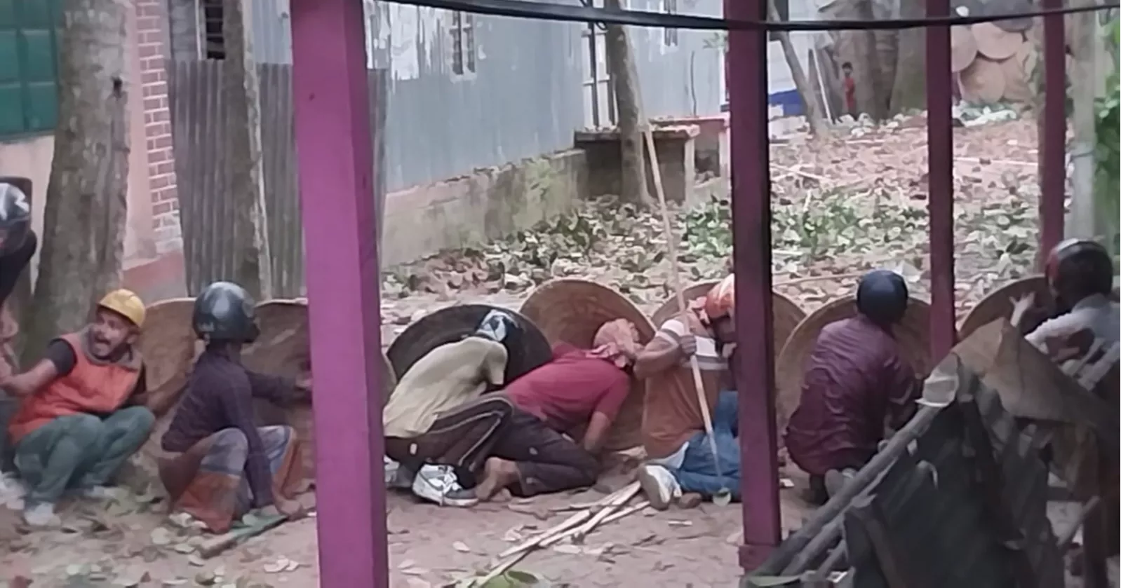 Clash between two villages leaves 25 injured in Faridpur, houses and shops vandalized