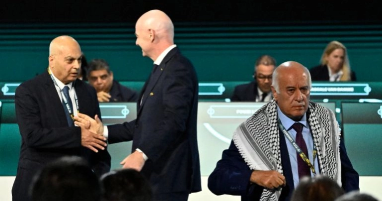 Palestine FA chief refuses to stand with Israeli official at FIFA Congress