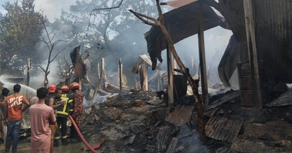 Fire guts 5 homes in Chandpur