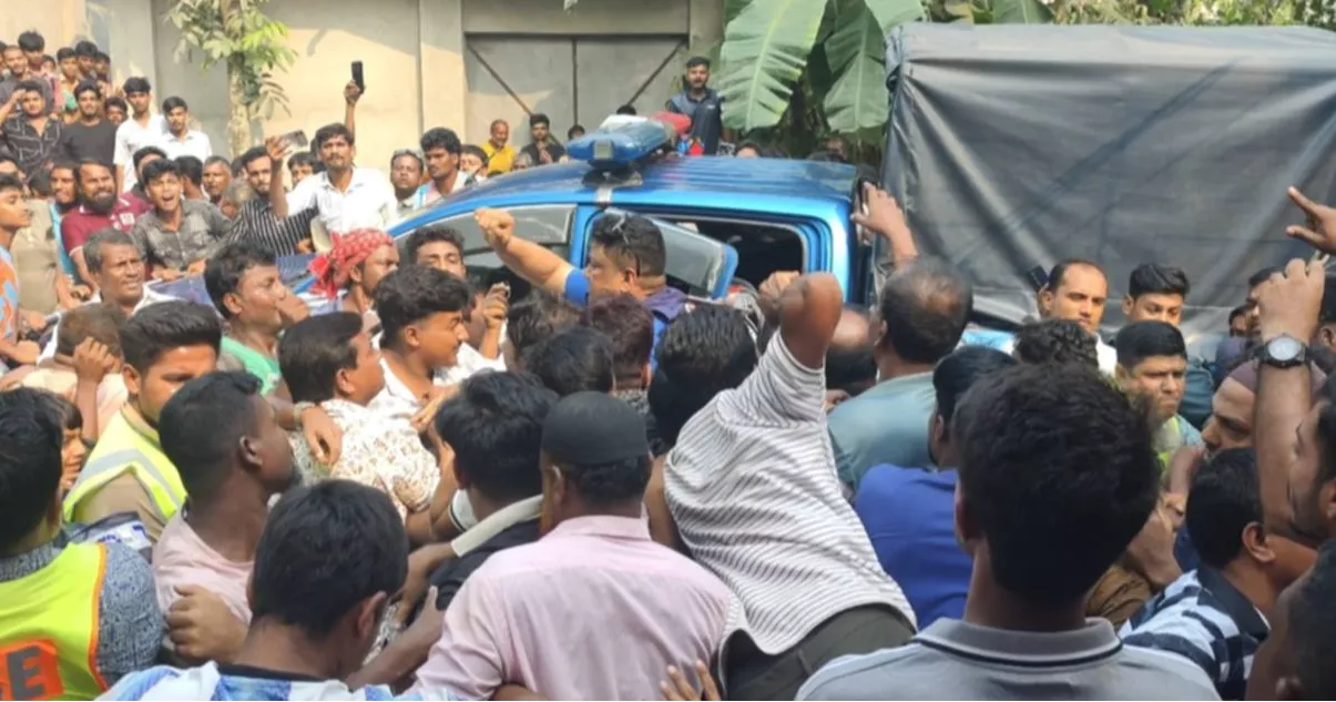 Madrasah super held for ‘raping’ students in Kushtia; 3 cops injured in attack