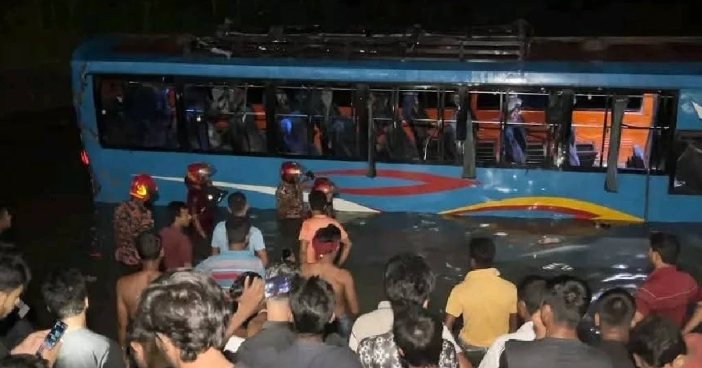 3 killed, 50 hurt in Rangpur bus plunge