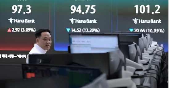 Oil dips, global shares mostly rise amid uncertainty over US-Iran talks