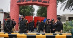 Over 100 inmates flee pakistan prison after earthquake evacuation in Karachi