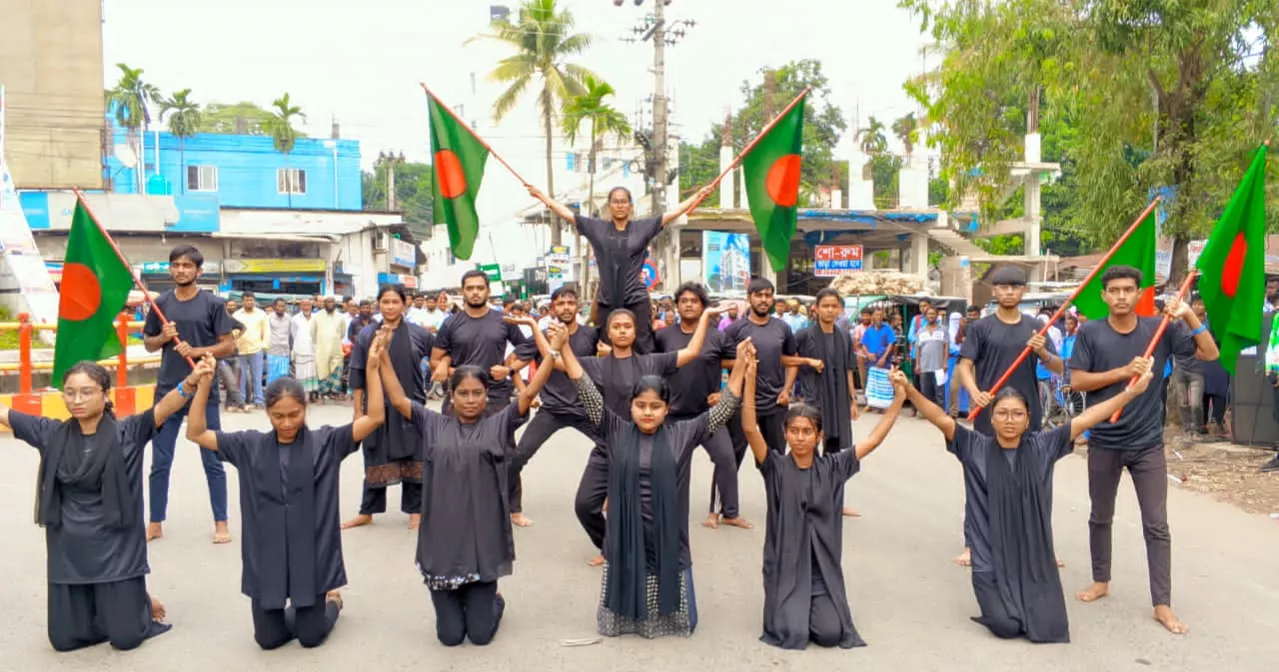 Youth in Lalmonirhat stage flash mob demanding ‘Teesta Mega Project’