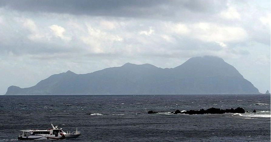 Japan Islanders sleepless after 900 earthquakes in two weeks