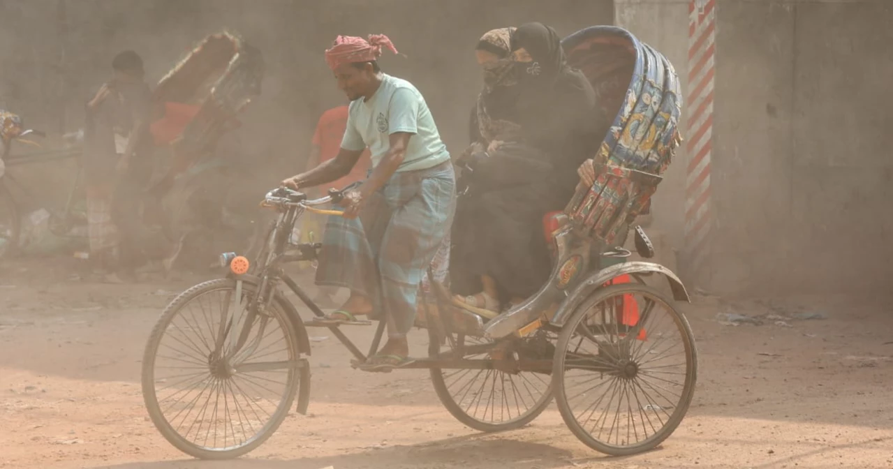 Dhaka’s air again turns ‘unhealthy for sensitive groups’