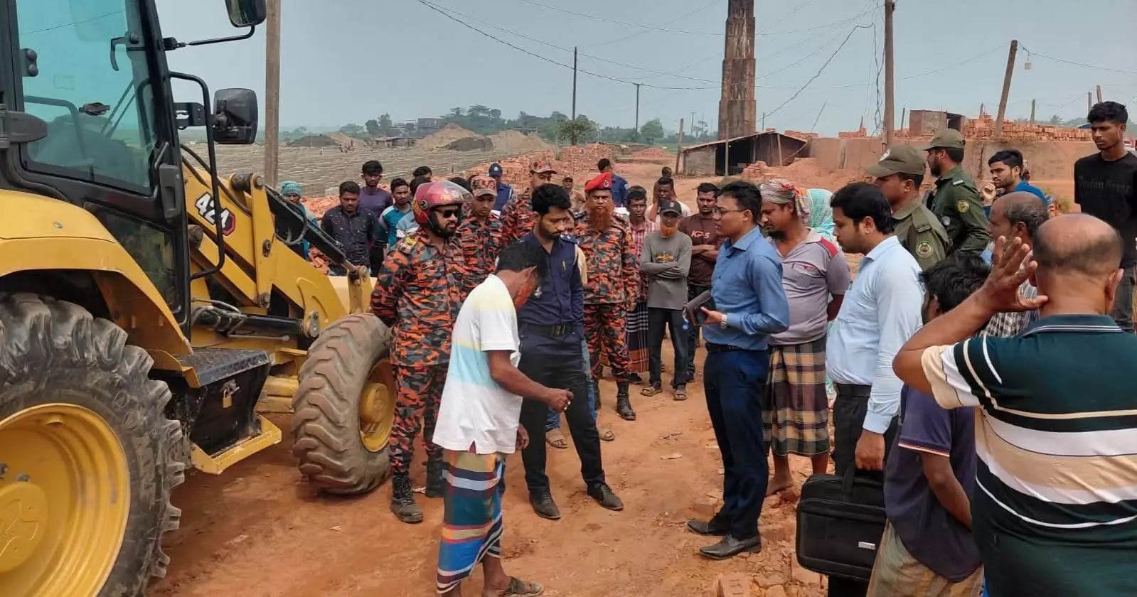 Mobile court fines two illegal brick kiln owners 7 lakhs taka