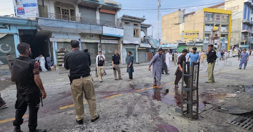 Suicide blast at anti-militant rally in Pakistan kills 14
