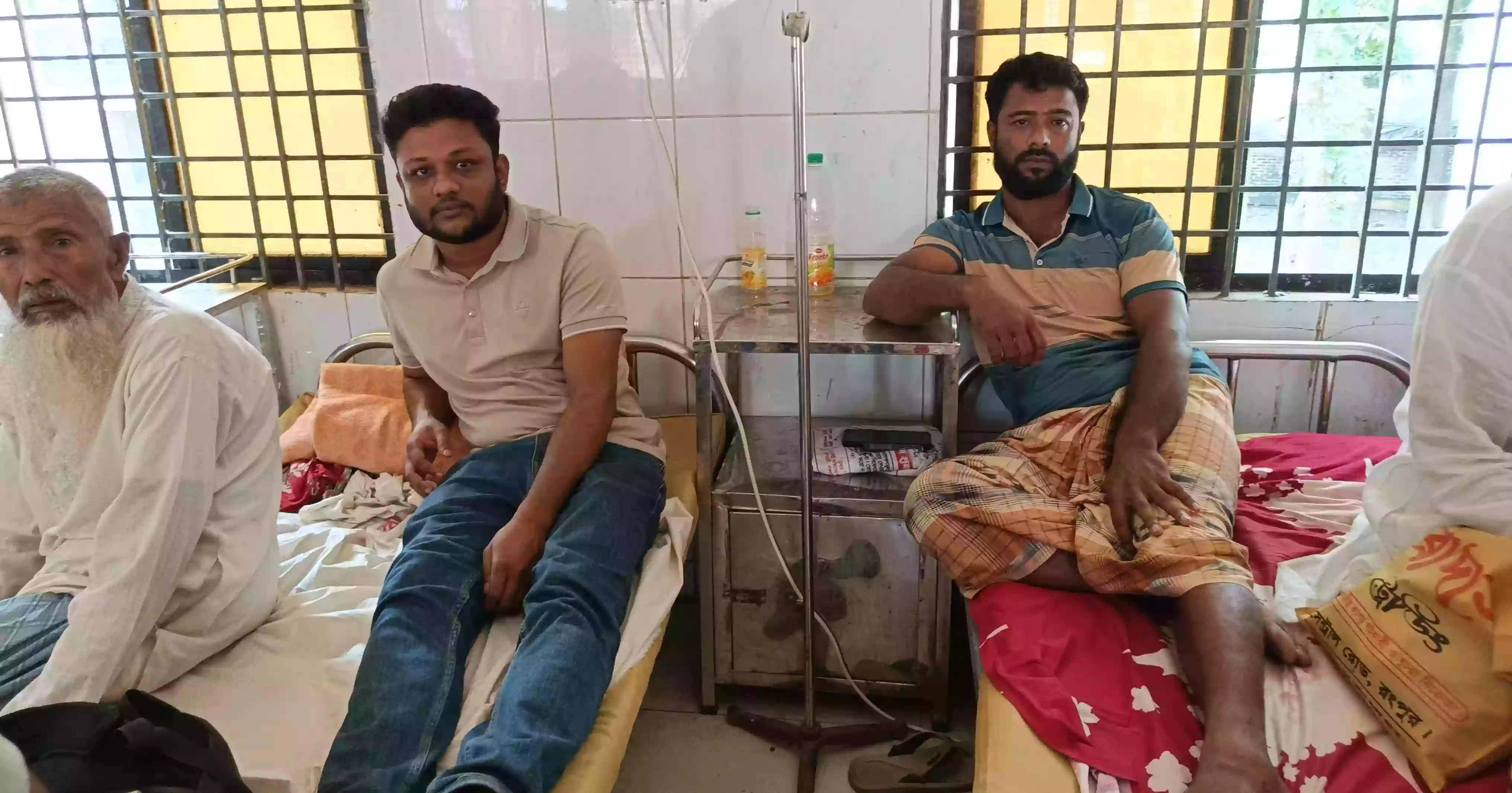 Farmer alleges attempt to grab land by fencing off vegetable field in Lalmonirhat