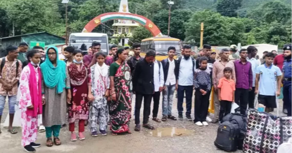 22 Bangladeshis return home after serving jail in India