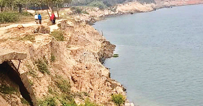 Surma riverbank erosion threatens lifeline in Sunamganj