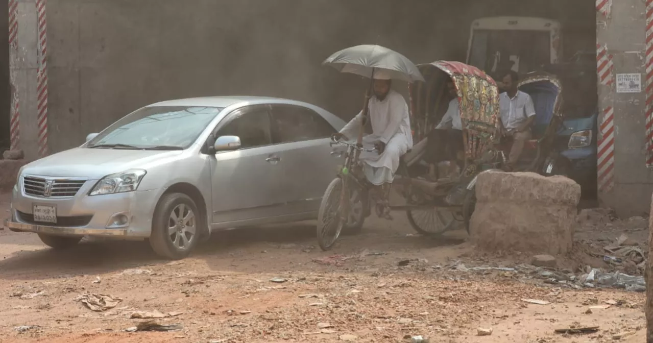 Dhaka’s air ‘unhealthy for sensitive groups’ this morning