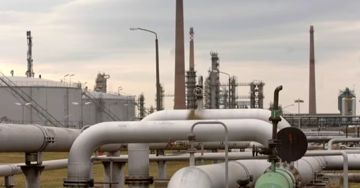 Russian oil flow to Slovakia resumes via Ukraine pipeline after three months