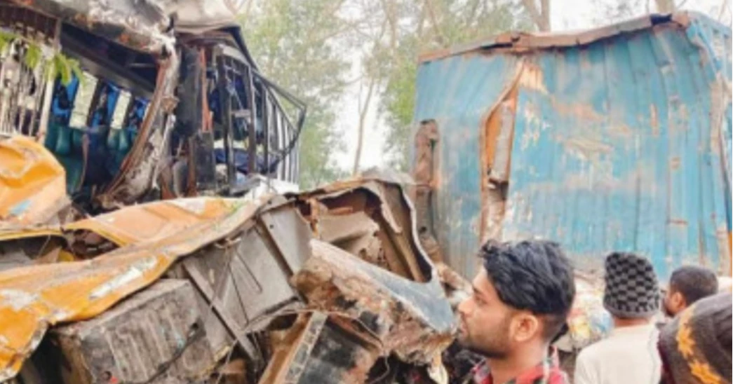 One killed, 15 injured in bus-covered van collision in Gopalganj