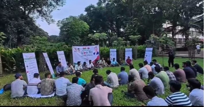 Strong turnout at JCD leadership contender's discussion at DU on govt's first six months