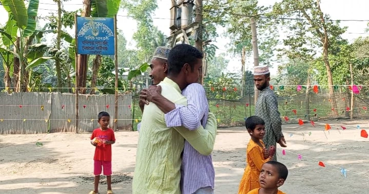 5,000 people in 8 villages in Patuakhali celebrate Eid early in line with Saudi Arabia