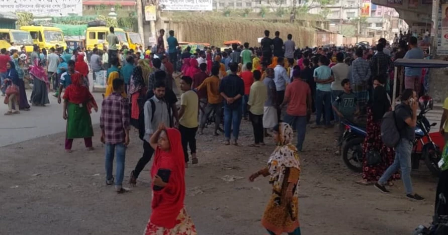Workers block highways in Gazipur; several factories declare holiday amid protests