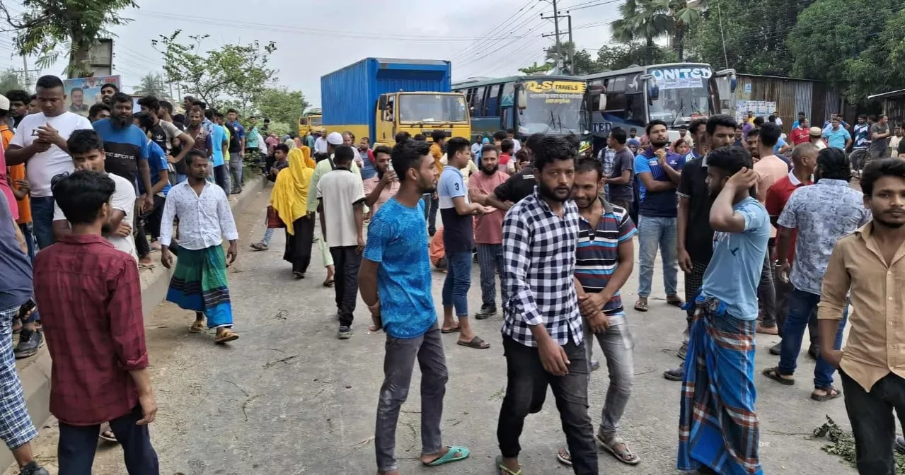 Vehicular movement on Dhaka-Mymensingh Highway halted for 3hrs  as workers block road demanding arrears