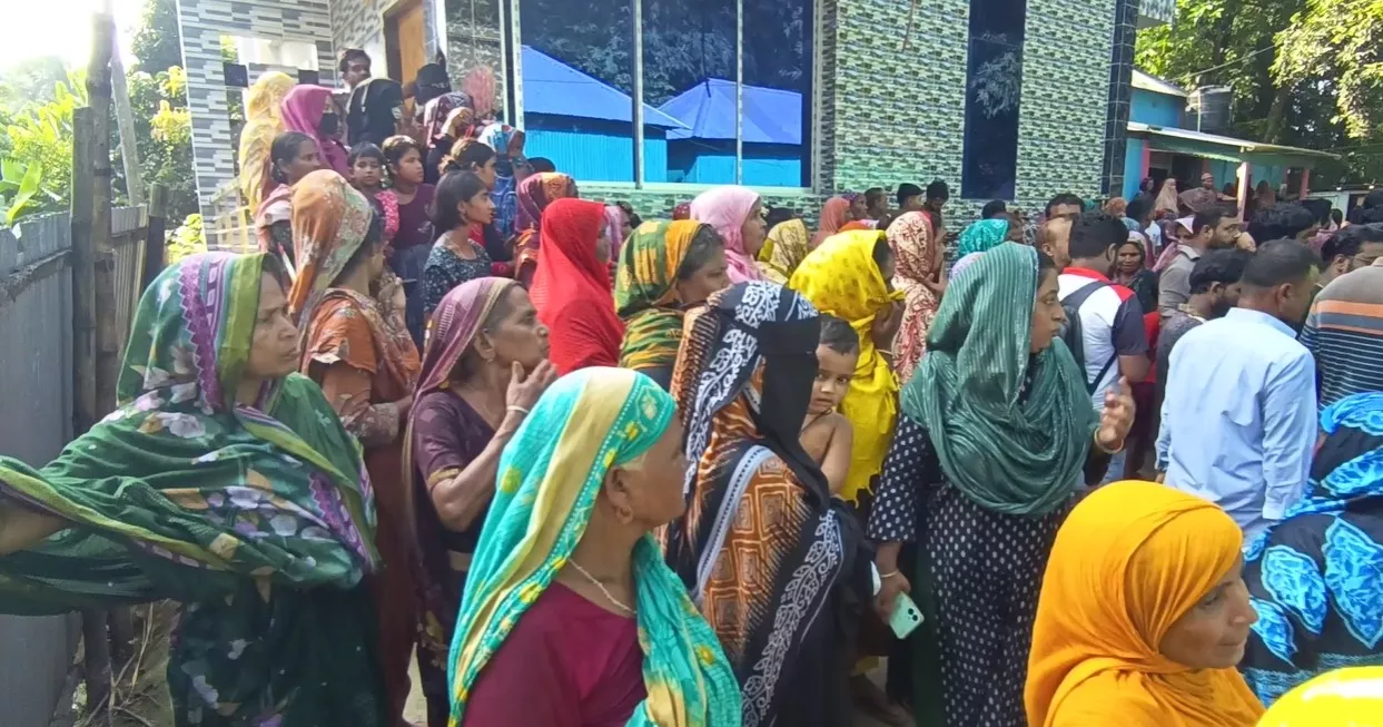 3 of a family found dead inside Manikganj home; suspected murder-suicide